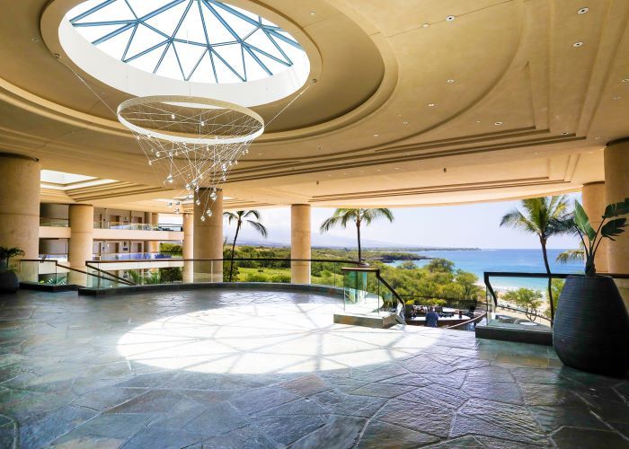 開放的なロビー