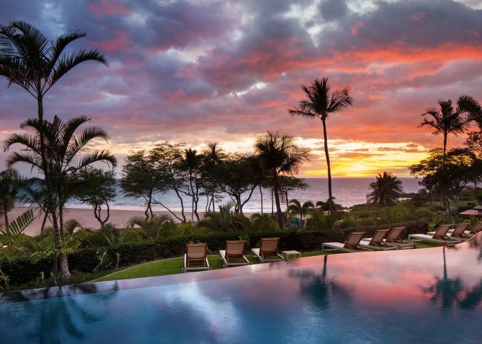 ホテルから見るサンセットは感動的な美しさ