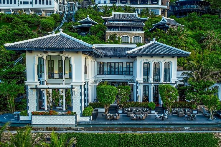 趣が異なる4つのレストラン