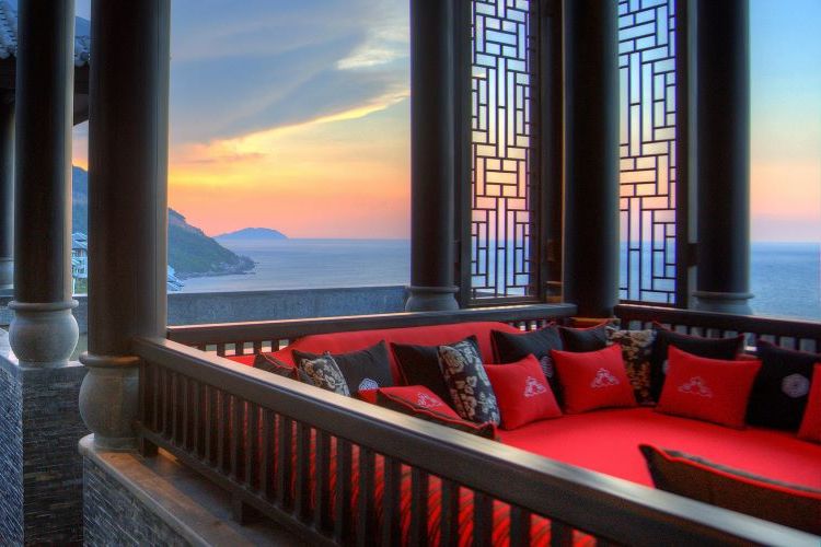 異国情緒あふれるリゾートロビー