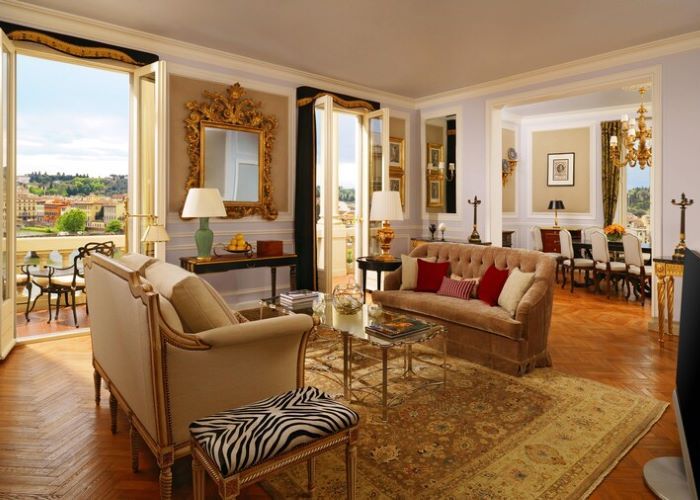 最高峰の贅沢を。テラス付きのプレジデンシャルスイート