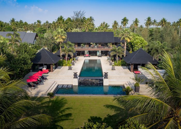 一棟貸しタイプの高級ヴィラ