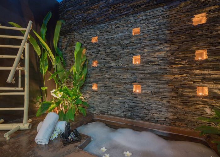 バスルームも雰囲気があって素敵