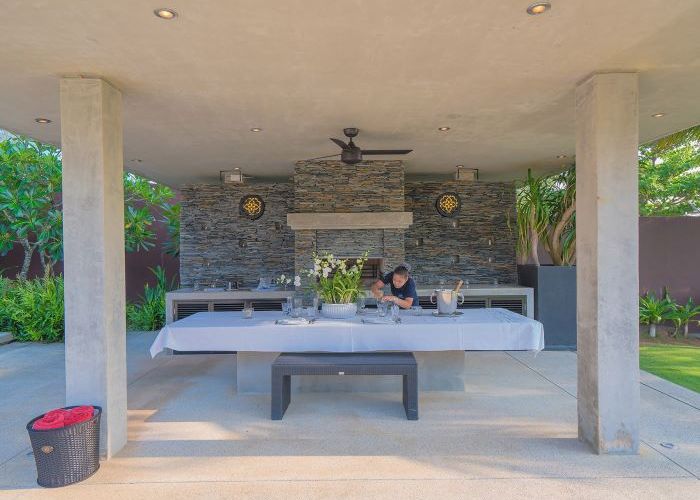 バチェラーにてカクテルパーティーが行われたバーカウンター