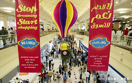 エミレーツ航空で行くドバイでは、ドバイモールが見どころ