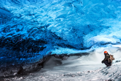 氷河の風景を楽しみながら青の洞窟へ！