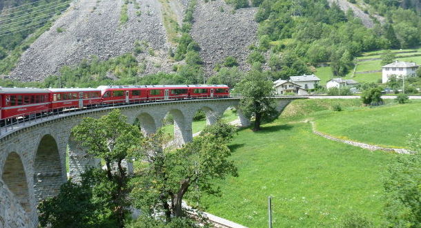 ベルニナ急行 の魅力