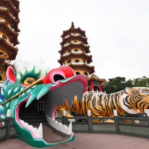 高雄の開運スポット龍虎塔