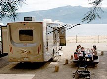 キャンピングカー専用の「RVパーク」滞在で安心！