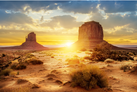 ナバホ族の聖地モニュメントバレーで見るサンセット、サンライズ