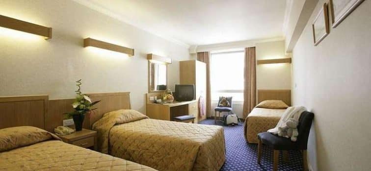 トリプルルーム　ロンドンナショナルホテル