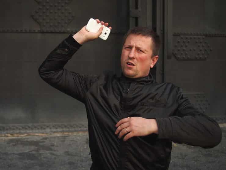 mobile phone throwing