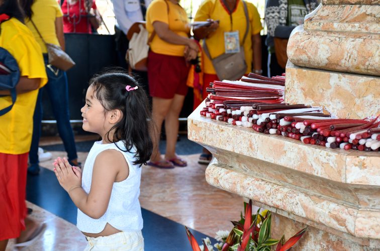 candles magellan cross cebu philippines