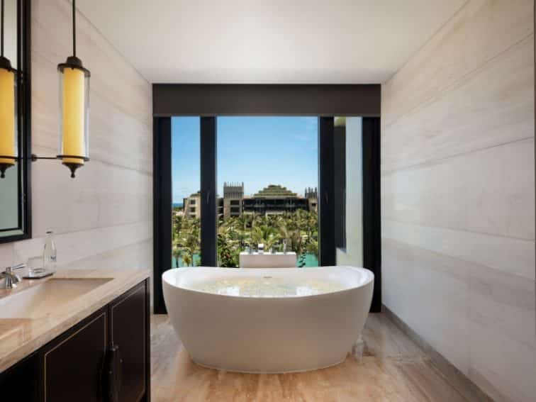 The Apurva Kempinski Bali_Grand Deluxe Ocean Court Bathroom 2