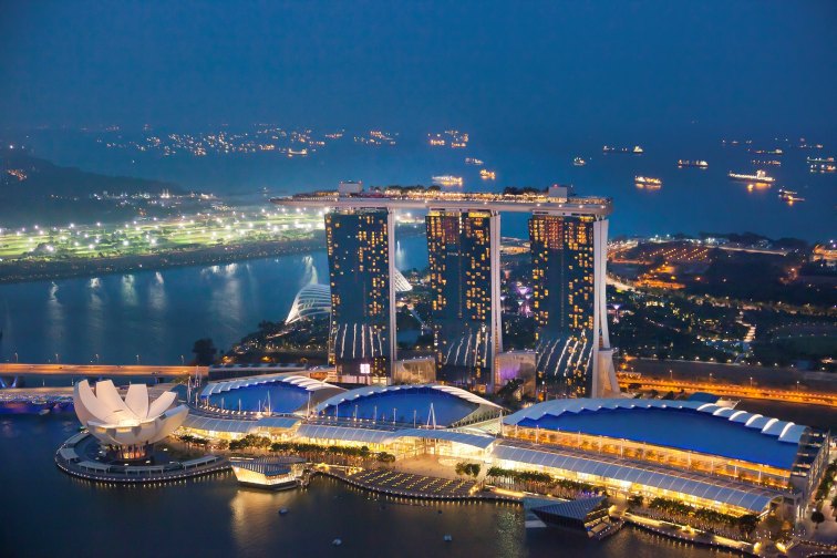 https://www.shutterstock.com/ja/image-photo/singapore-city-april-132013-sunrise-merlion-157315883