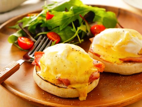 egg benedict guam tour