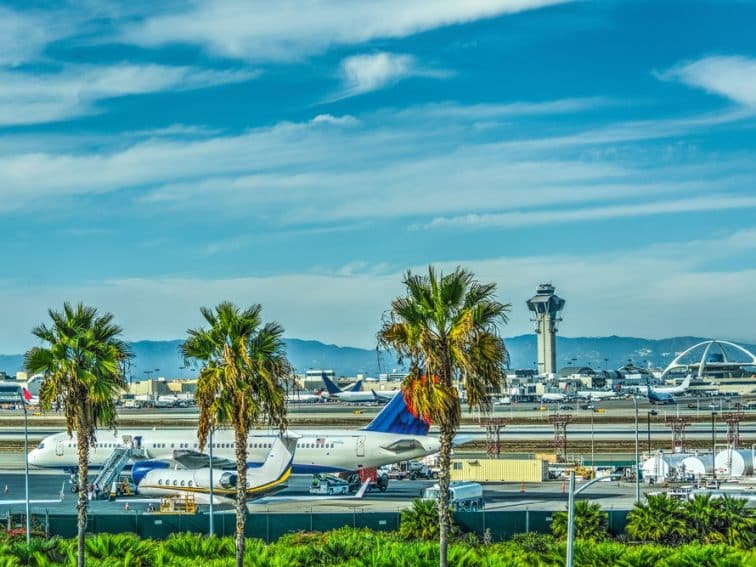 ロサンゼルス・ツアー紹介用 空港（3×4）