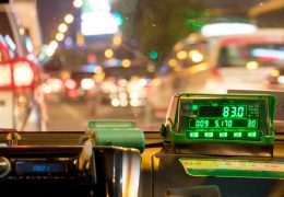 ベトナムのタクシーのメーターライト