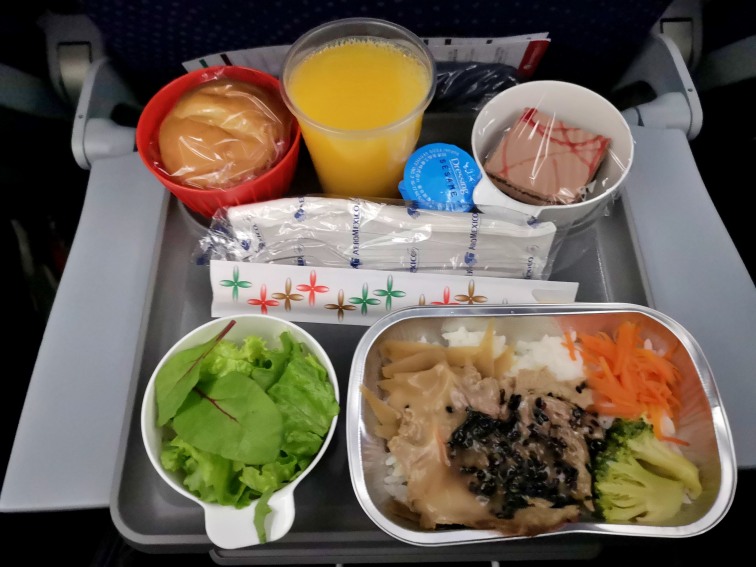 アエロメヒコ航空・機内食