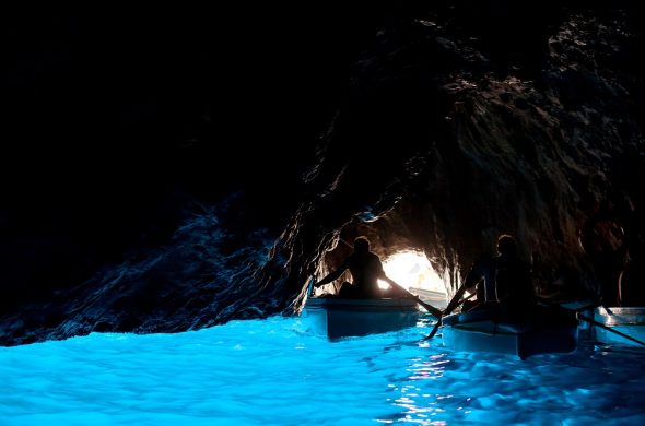 カプリ島 青の洞窟