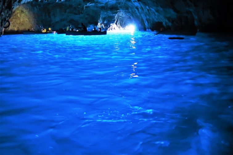 イタリア カプリ島 青の洞窟