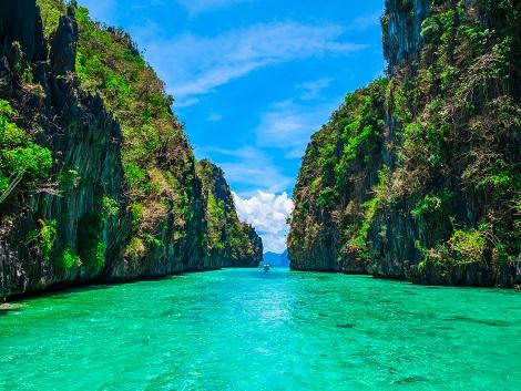 beautiful lagoon in elnido tour