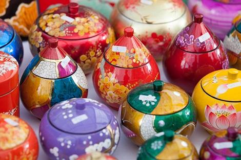 ベトナムのカラフルな雑貨