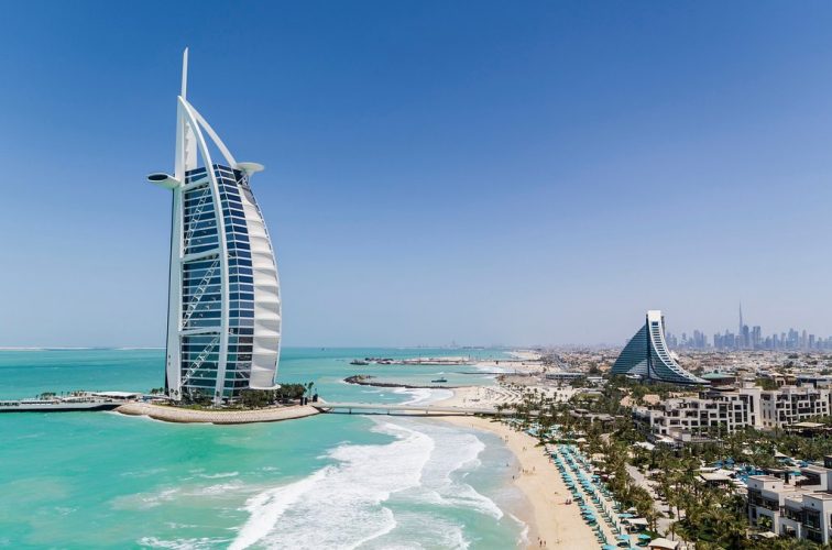 ドバイ 高級ホテルツアーが安い