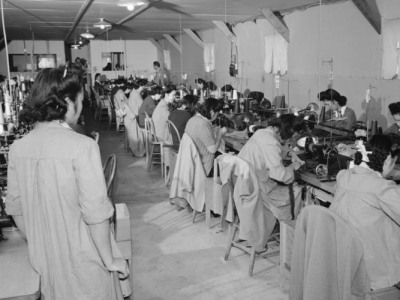 マンザナール・日系アメリカ人強制収容所3×4