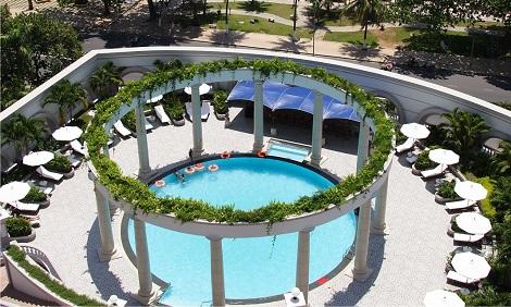 コロニアル建築があるホテル　サンライズニャチャン