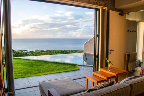 ハナリ・ヴィラ・コウリ ティーヌ