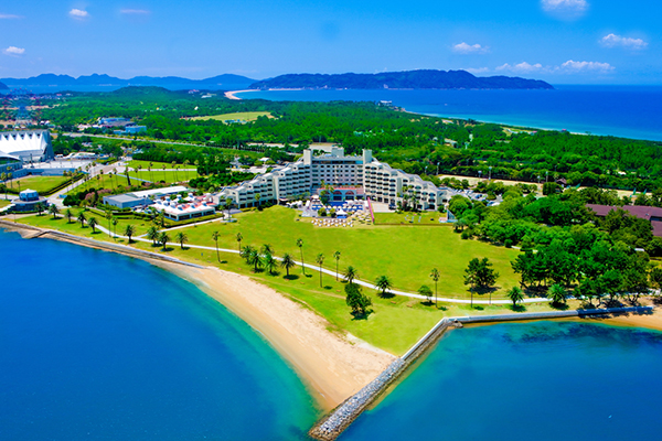 JR博多駅近くから無料シャトルバスあり