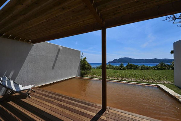 奄美唯一の天然温泉でリラックス