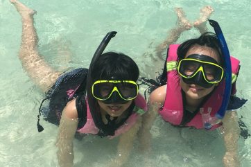 プーケットで遊ぶ子供達