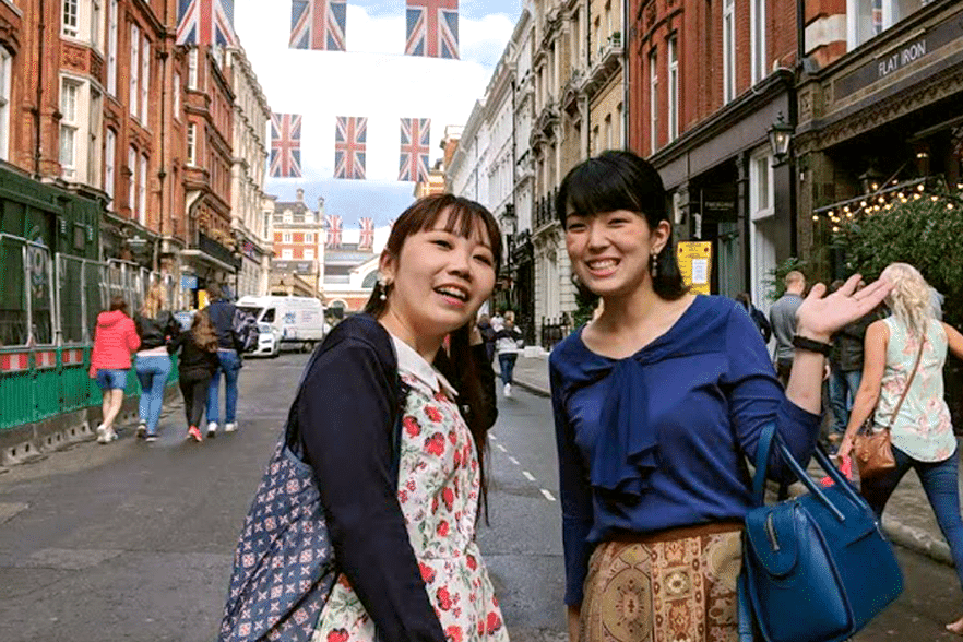 ロンドンらしい背景で一枚