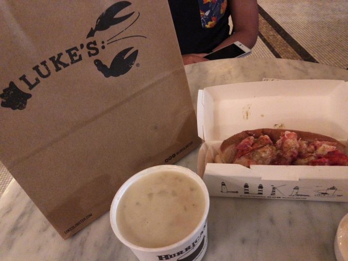 $18の「Luke's lobster」のロブスターセット