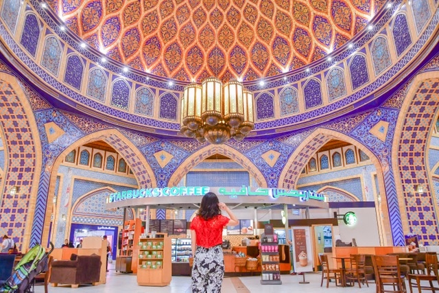 「世界一美しい」と称されるIbn Battuta Mall（イブンバトゥータモール）のスタバ