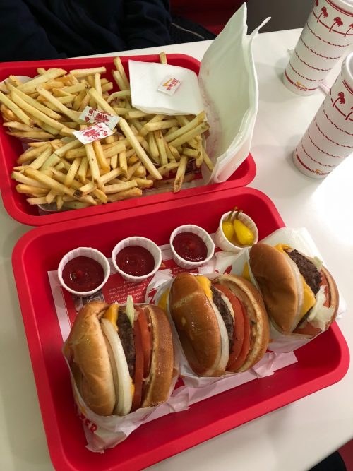 In-N-Out Burgerのハンバーガー。美味しい！