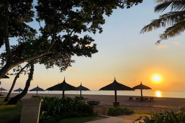 ホテルからの朝陽