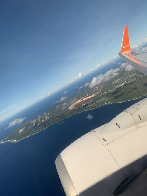 帰りの飛行機から見たグアム