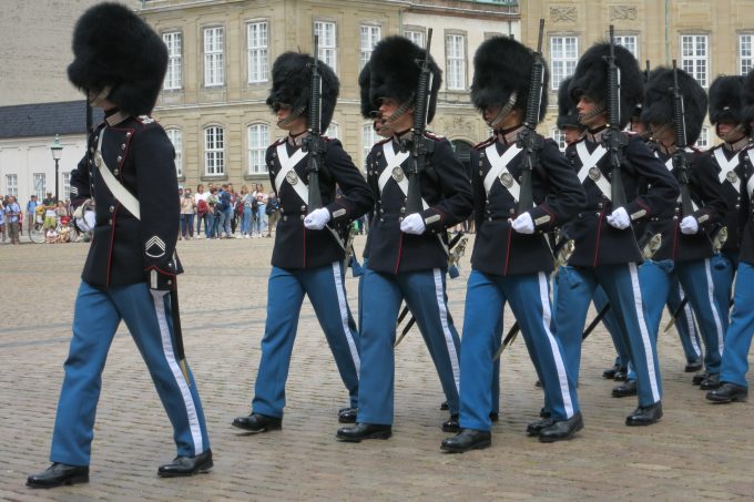 コペンハーゲンの衛兵交代式
