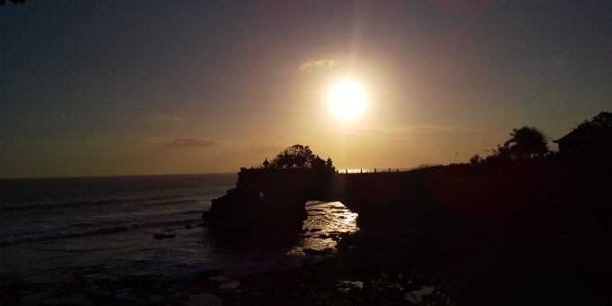 幻想的な夕日が素敵だったタナロット寺院