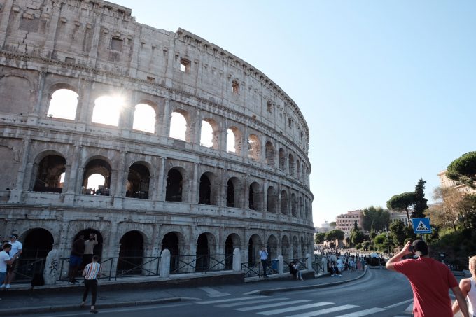 ローマの代表観光資源「コロッセオ」