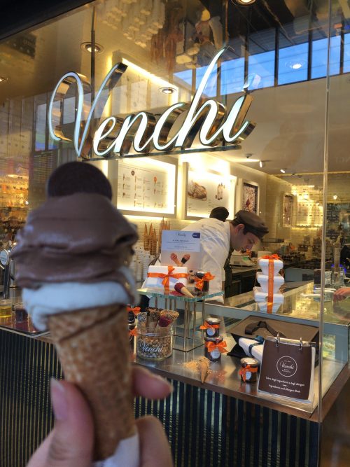 テルミニ駅のvenchiで食べたジェラート