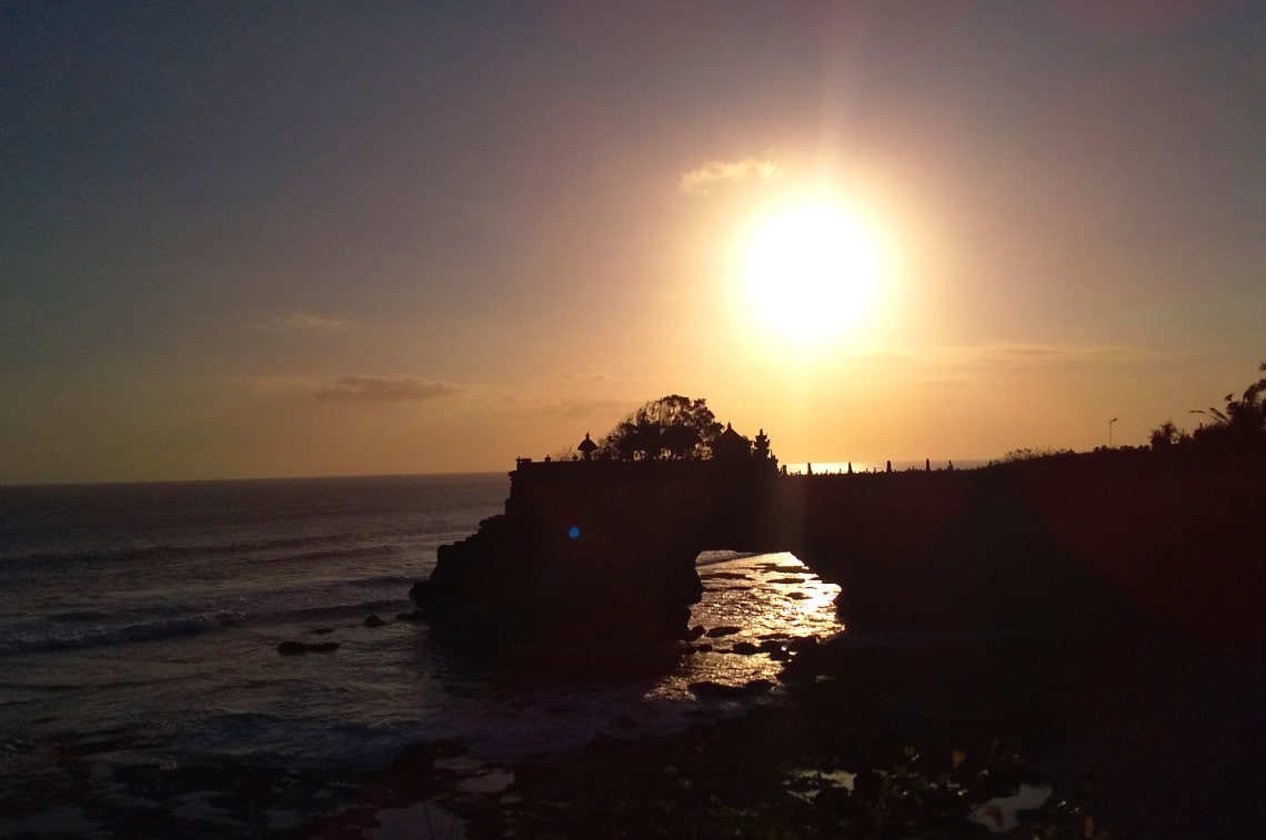 バリ島 タナロット寺院