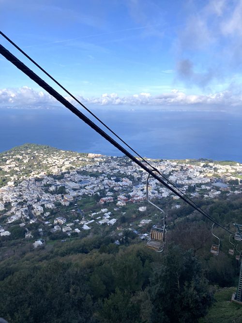 ロープウェイから見たカプリ島