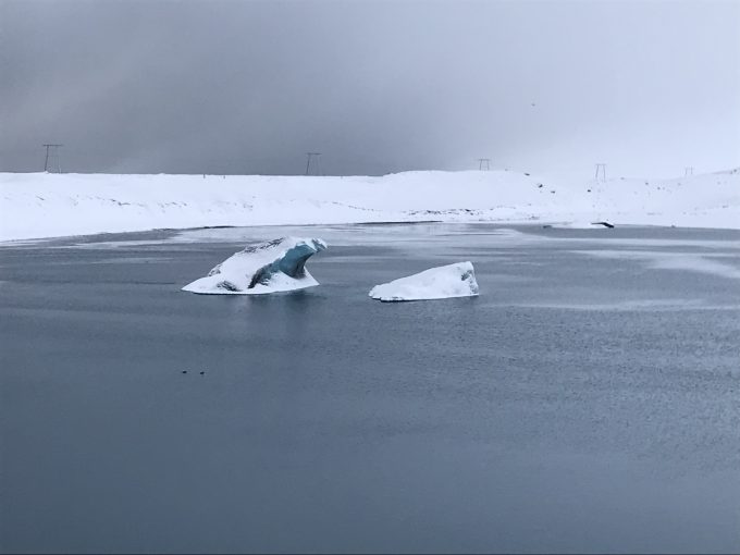 海に浮かぶ氷河