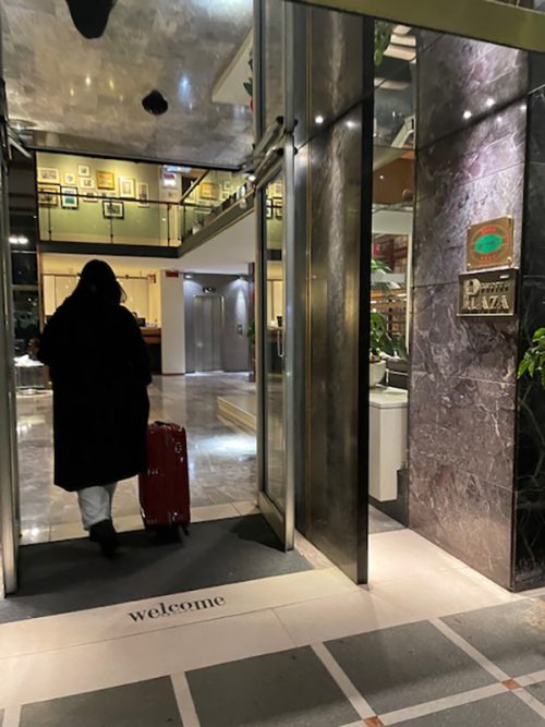 ホテル プラザに到着！