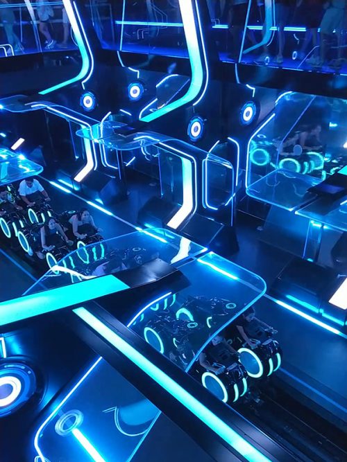 近未来のような世界観