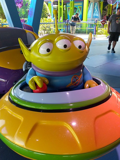 エイリアン・スワーリング・ソーサー